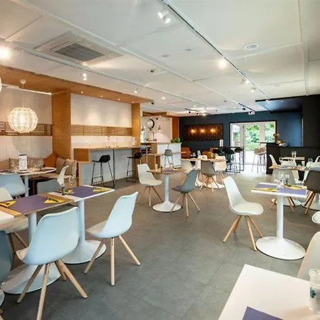 Campanile & Restaurant / Hotel
