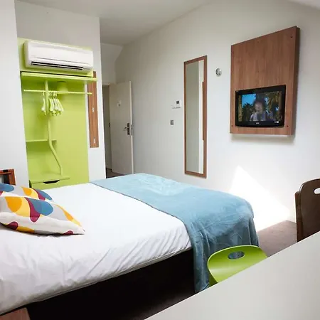 Campanile & Restaurant / Otel Liège