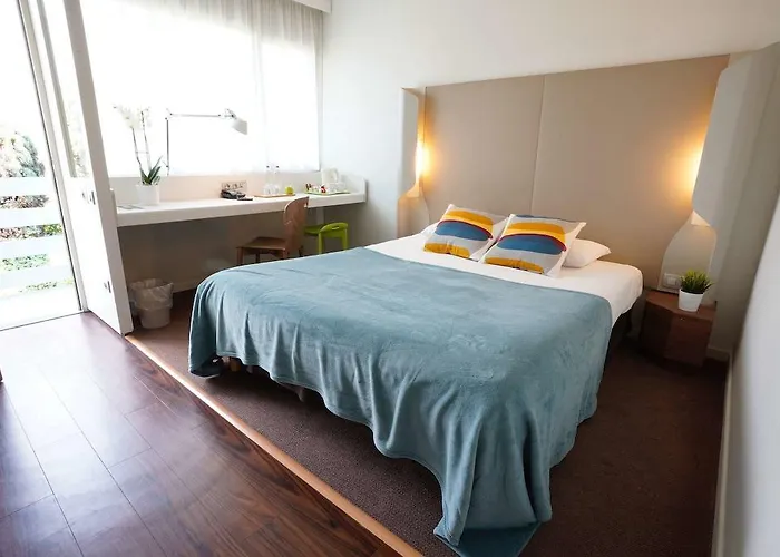 Campanile & Restaurant / 3*