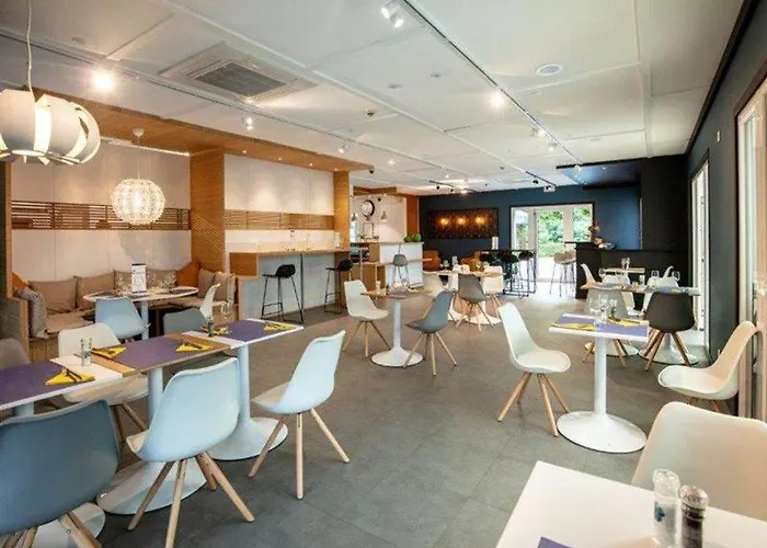 Campanile & Restaurant / Hotel