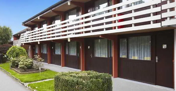 Campanile & Restaurant / Liège