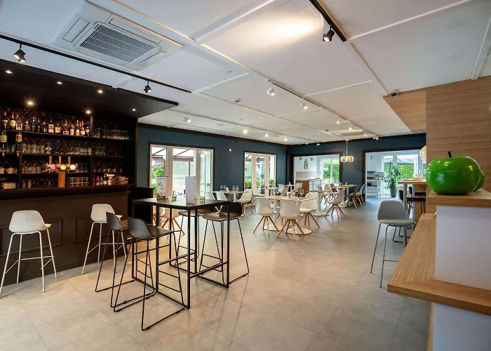 Hotel Campanile & Restaurant / 3*