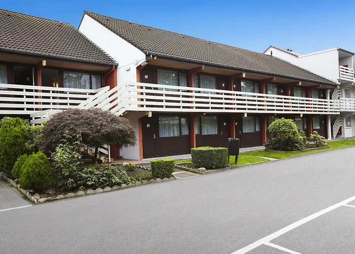 Campanile & Restaurant / Liège