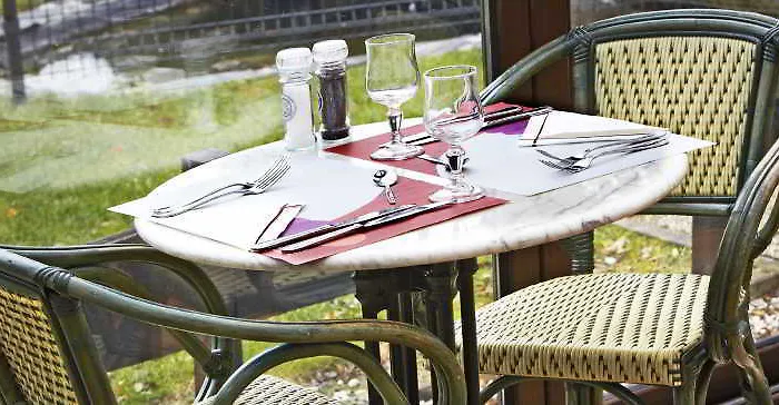 Campanile & Restaurant / Liège