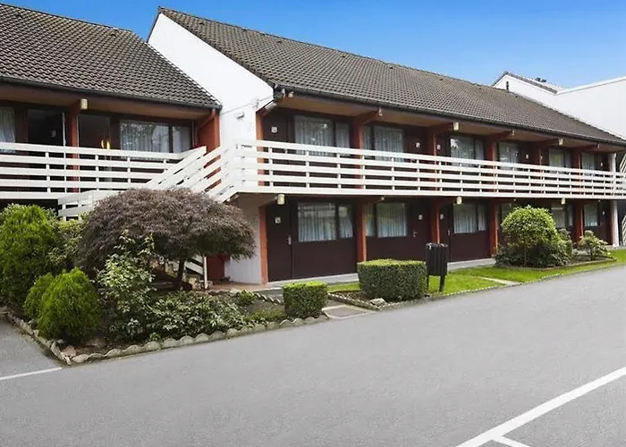 Campanile & Restaurant / 3*